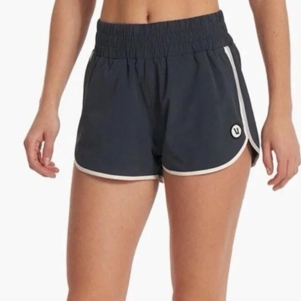 Vuori Cardiff Shorts (Charcoal) - Picture 2 of 9